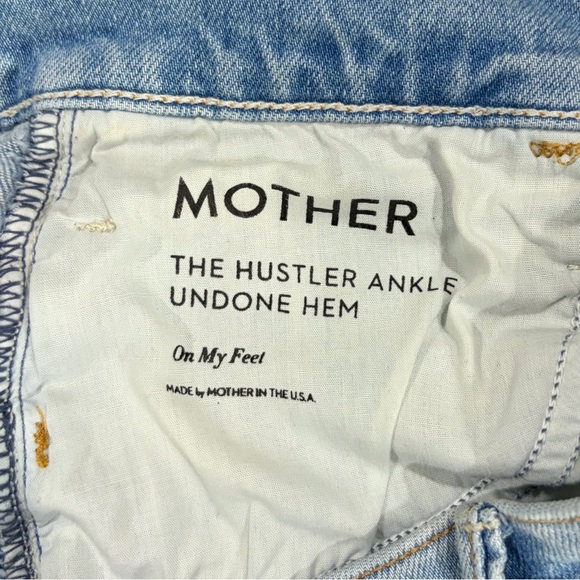 MOTHER Denim Hustler Ankle Raw Undone Hem Jeans On My Feet Size 27 - Picture 6 of 9